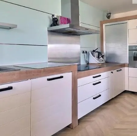 Duplex 120m ,50m Terrasse Proche Centre Et Montpellier